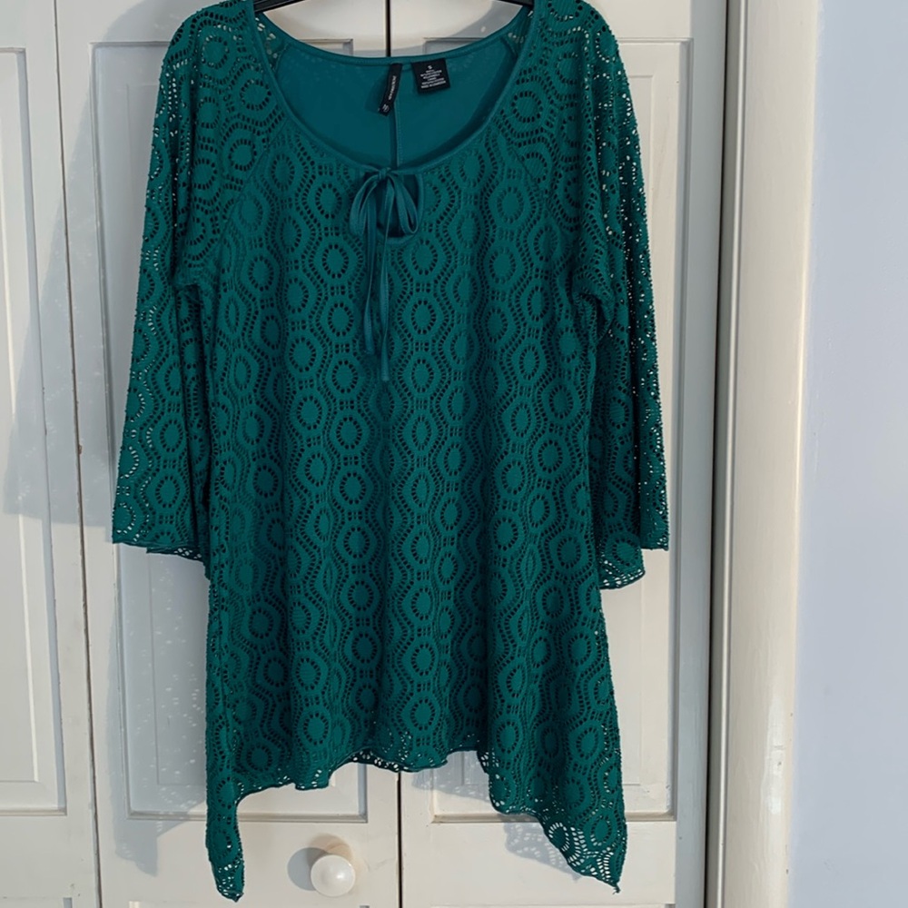 New Directions Green Asymmetrical Lace Tunic with Tie Front and 3/4 Sleeves EUC - Picture 2 of 7
